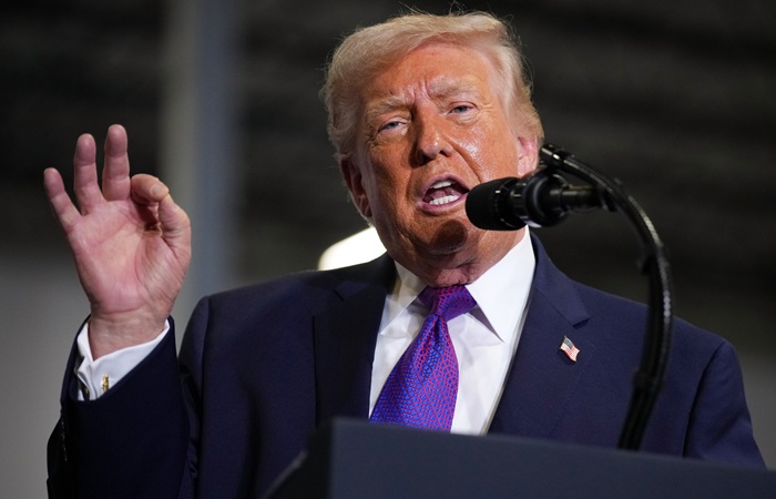 Трамп считает, что смена режима в Иране уже произошла