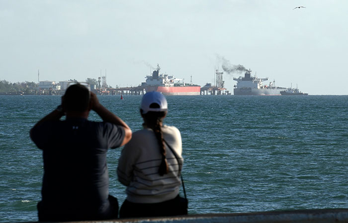 Россия планирует отправку второго судна с топливом на Кубу