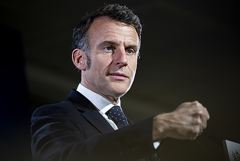 Макрон заявил о невозможности освободить Ормузский пролив силой