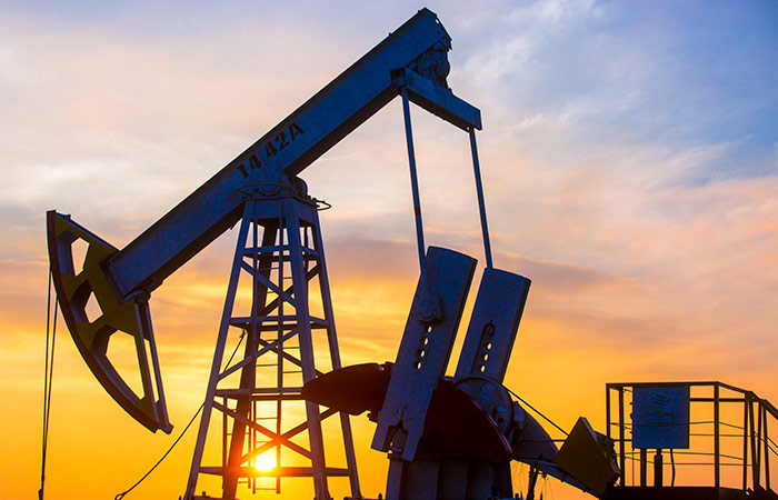 Кабмин РФ ввел запрет на экспорт бензина для производителей до конца июля