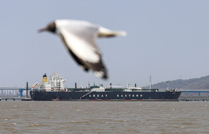 Ормузский пролив проходят все больше судов