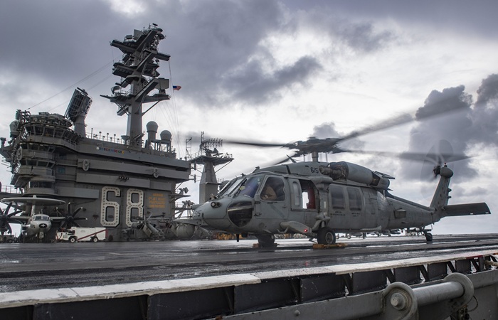 Продолжаются поиски второго американского летчика, сбитого над Ираном