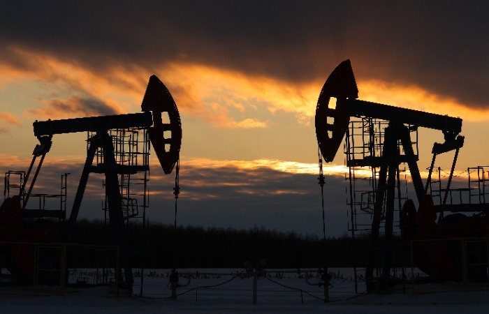 Министры ОПЕК+ проведут в воскресенье встречу по ситуации на нефтяном рынке