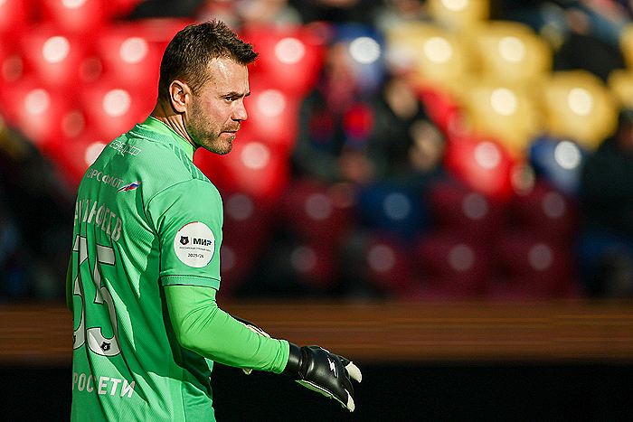 Акинфеев пропустит около двух недель из-за травмы