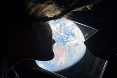 Пилотируемый корабль "Орион" завершил облет Луны