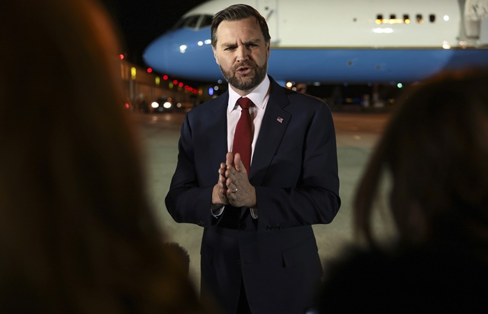 Вице-президент США назвал предстоящие переговоры с Ираном "хорошим первым шагом"