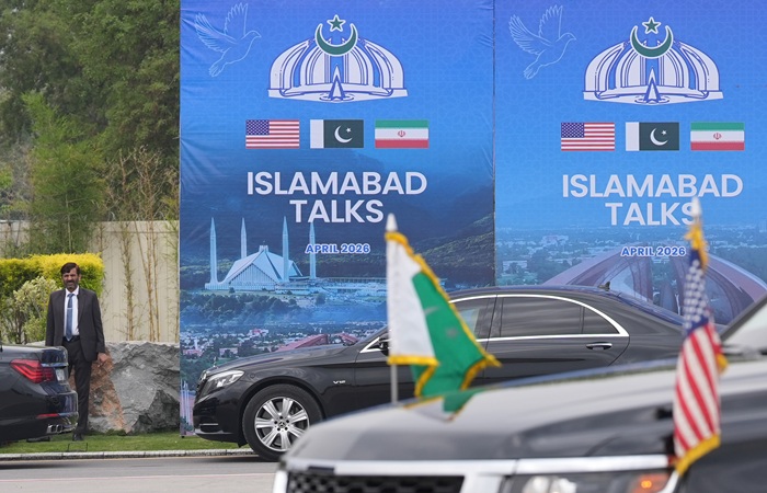 Глава МИД Ирана обвинил США в срыве переговоров в Исламабаде