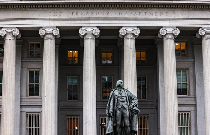 Дефицит бюджета США в марте вырос на 2,2%, за I финполугодие - упал на 10,6%