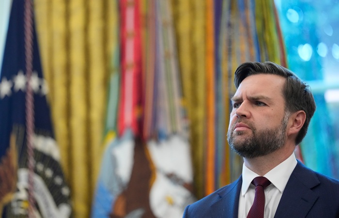 Вэнс сообщил о прогрессе на переговорах и призвал Иран "проявить гибкость"