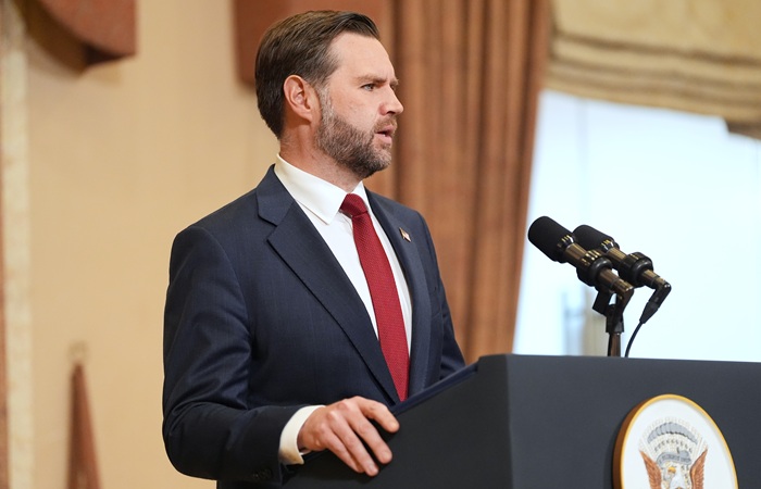 Вэнс может вновь возглавить делегацию США на потенциальных переговорах с Ираном