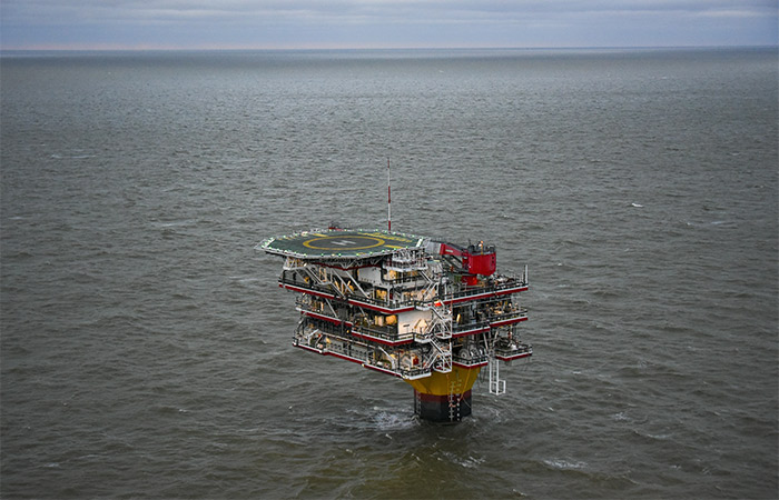 Думе предложили разрешить уничтожать БПЛА над нефтегазовыми платформами на Каспии