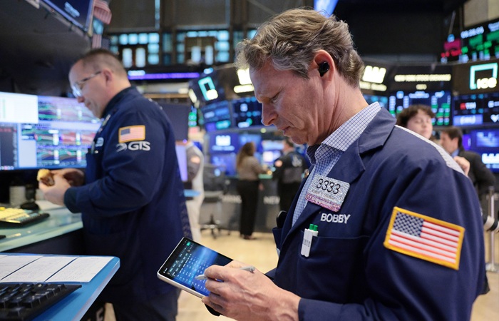 Уолл-стрит закрылась в плюсе в четверг, S&P 500 и Nasdaq обновили рекорды