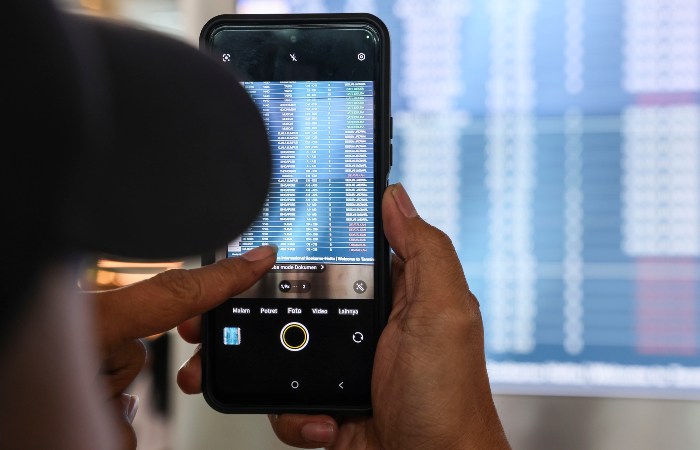 Иран открыл часть воздушного пространства для гражданских рейсов