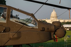 Ударные вертолеты армии США начали патрулировать район Ормузского пролива