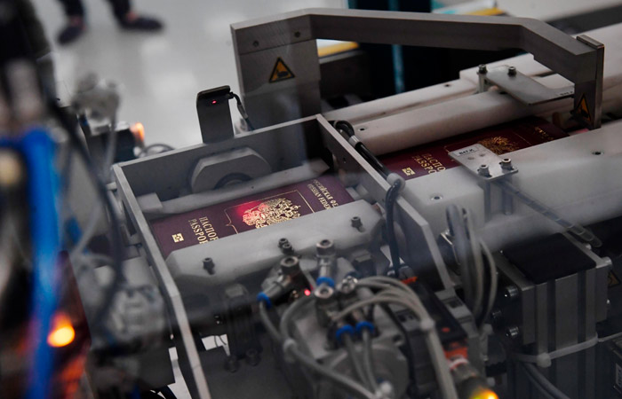 Финляндия с июня будет принимать только биометрические российские паспорта