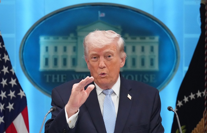 Трамп заявил, что из-за морской блокады Иран теряет $500 млн в день