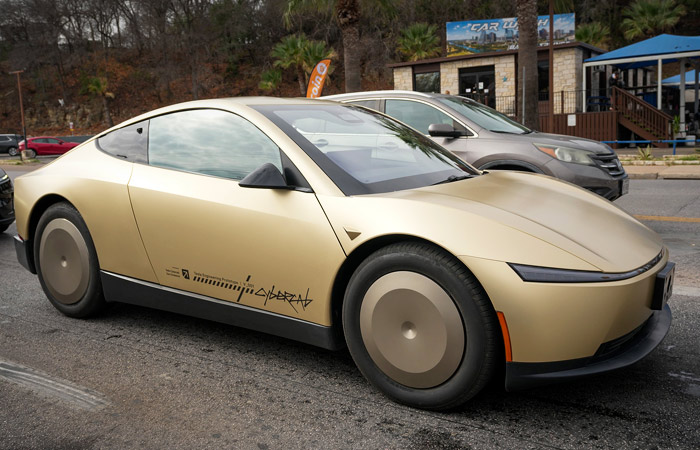 Tesla начала выпуск Cybercab