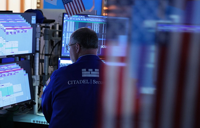 Фондовые индексы США завершили торги четверга в минусе