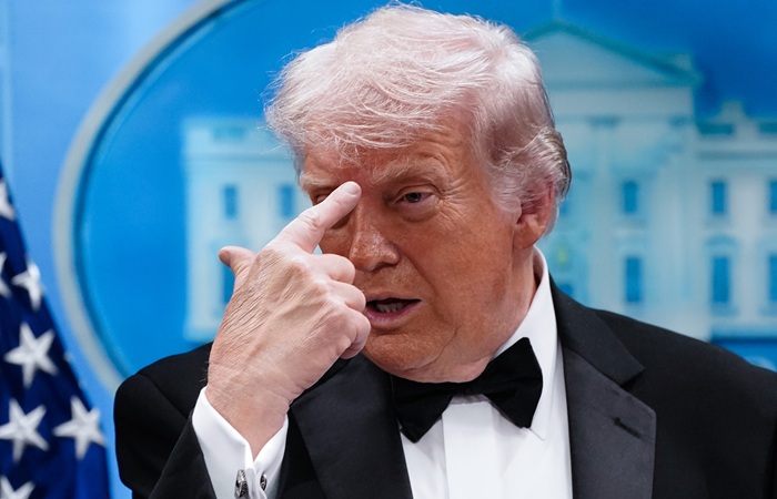 Трамп полагает, что чем активнее он работает, тем выше риск покушений