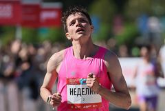 Дмитрий Неделин выиграл марафон в Дюссельдорфе с рекордом России