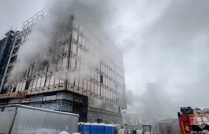 Один человек погиб, еще шестеро пострадали в результате пожара на севере Москвы