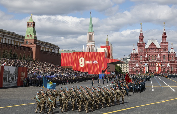 На параде 9 мая по Красной площади пройдет только пешая колонна