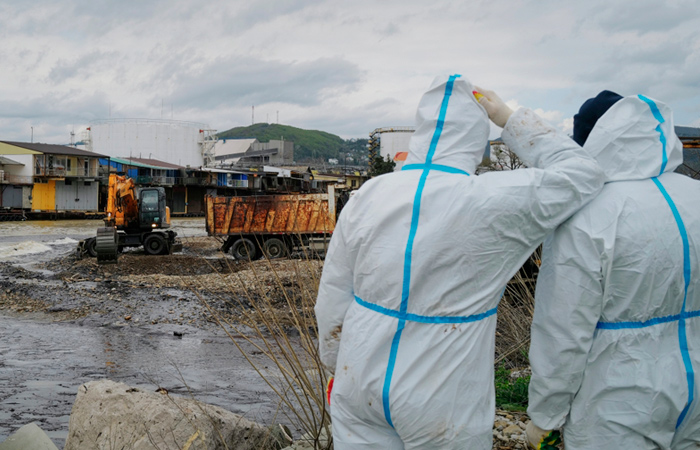 Более 9,7 тыс. кубометров нефтепродуктов убрали из реки и с побережья Туапсе