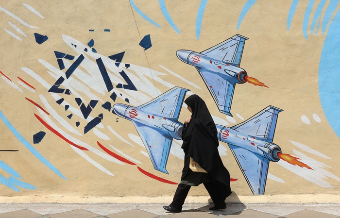 Советник верховного лидера Ирана предупредил США о последствиях новых ударов