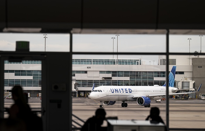 Самолет United Airlines избежал столкновения с дроном при заходе на посадку в Сан-Диего
