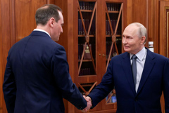 Путин поддержал желание главы Мордовии идти на выборы, пожелал успехов