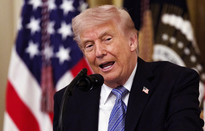 Трамп объявил о временной приостановке проекта "Свобода" в Ормузском проливе