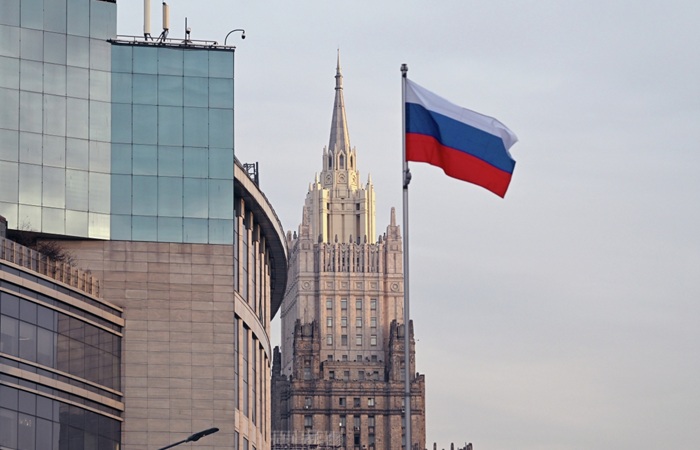 Москва призвала все страны заблаговременно эвакуировать дипломатов из Киева