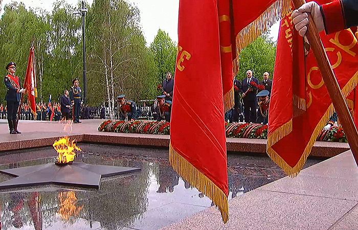 Путин с главами государств возложил цветы к Могиле Неизвестного солдата