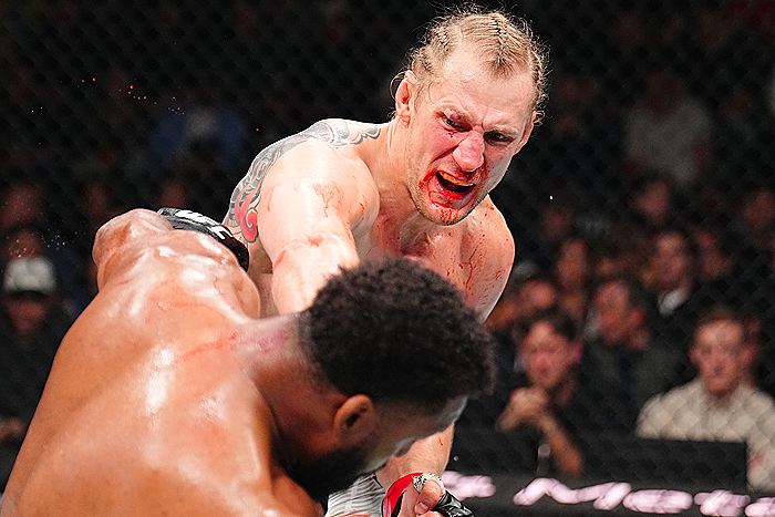 Александр Волков победил Вальдо Кортес-Акосту на турнире UFC