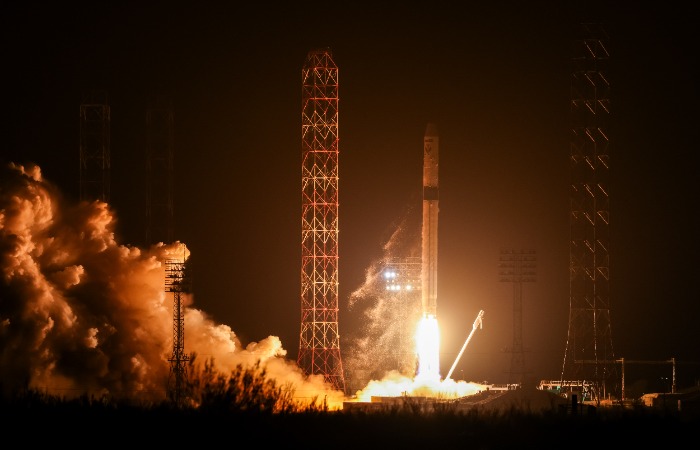 С Байконура запустили первую ракету "Союз-5"