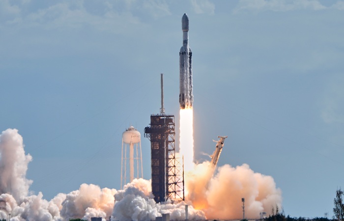 Ракета SpaceX стартовала на орбиту со спутниками оптико-электронной разведки США