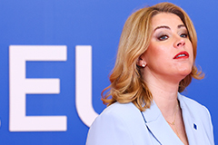 Премьер Латвии подала в отставку