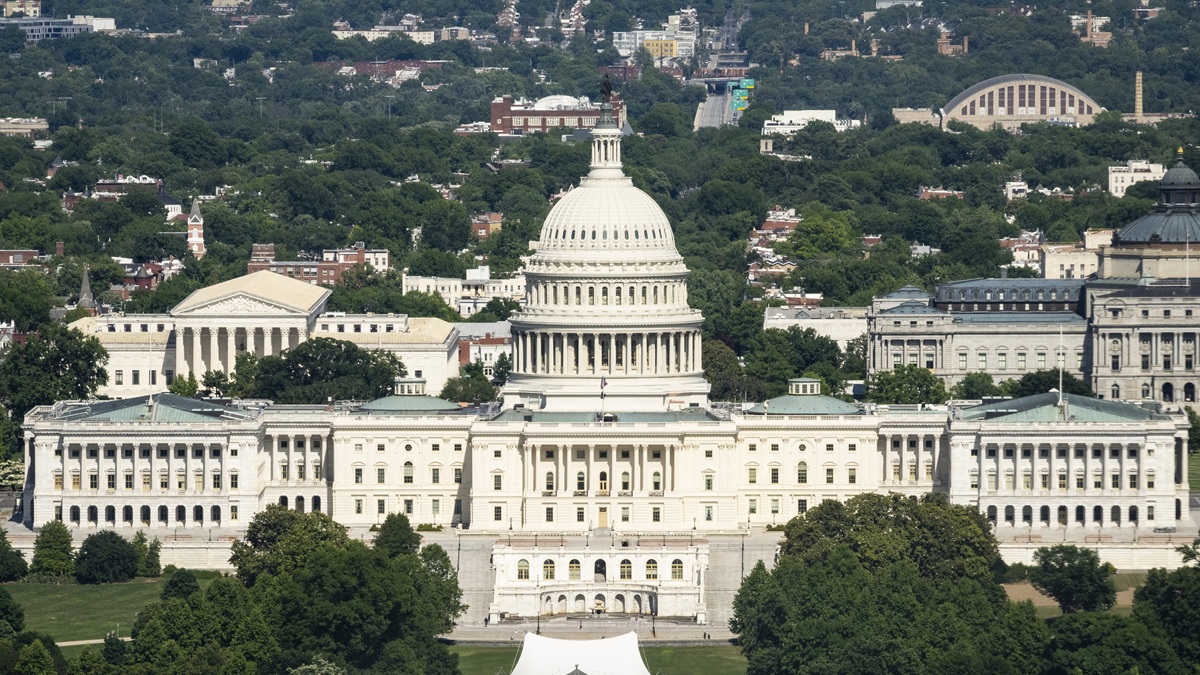 Сенат США рассмотрит предложение по ограничению полномочий Трампа в отношении Ирана