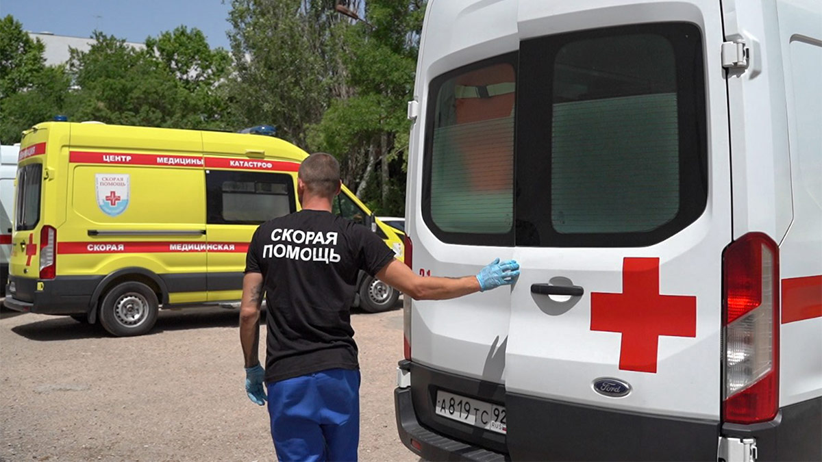 В Севастополе после обрушения балкона три школьника находятся в тяжелом состоянии