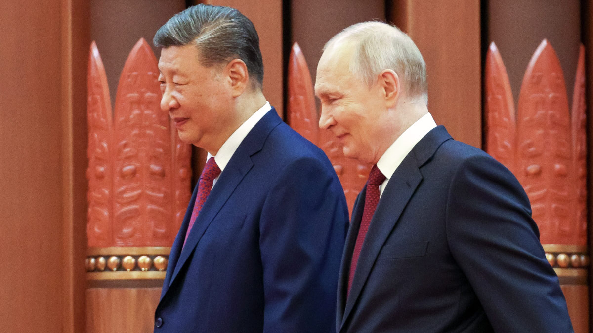 Путин и Си Цзиньпин проводят встречу за чашкой чая