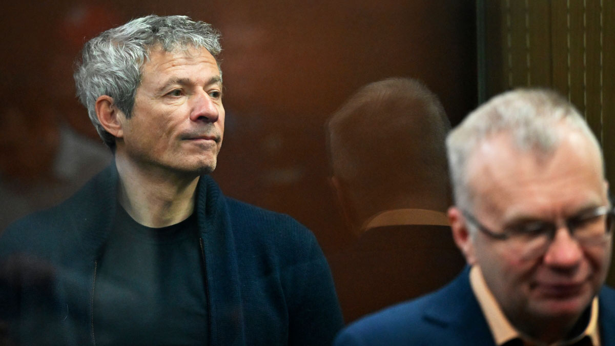 По второму иску к Мошковичу суд просят конфисковать со счетов более 1,3 млрд рублей и $96 тысяч
