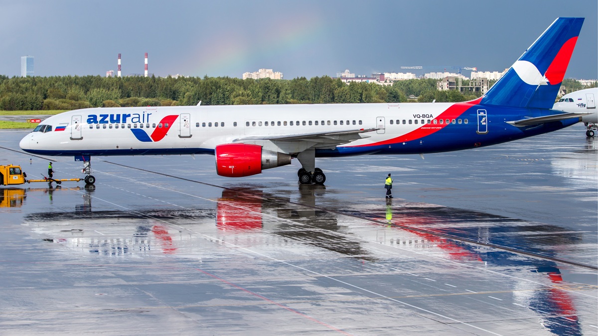 Росавиация сняла ограничения сертификата AZUR air