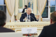 Владимир Путин: "Давайте, жестите"