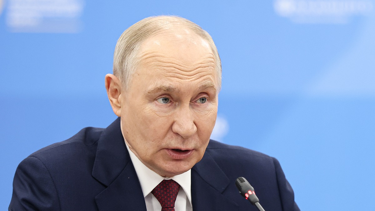 Владимир Путин: "Пока не вижу смысла встречаться с Зеленским"