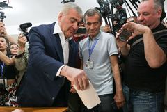 Карапетян заявляет о массовых задержаниях сторонников партии "Сильная Армения"