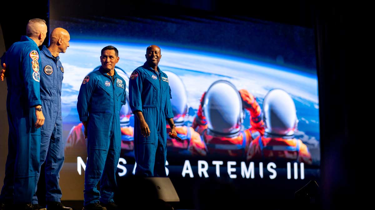 NASA объявило состав экипажа миссии "Артемида-3" для полета по лунной программе
