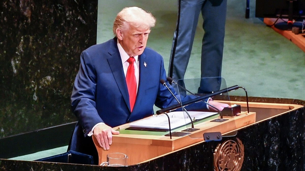 Трамп заявил, что военные США помогли 200 судам пройти через Ормузский пролив