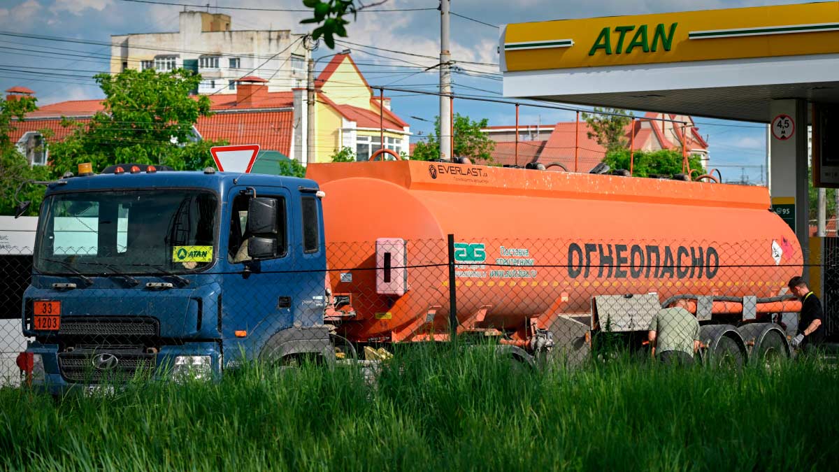 Восемь АЗС "Атан" в Севастополе возобновляют свободную продажу бензина