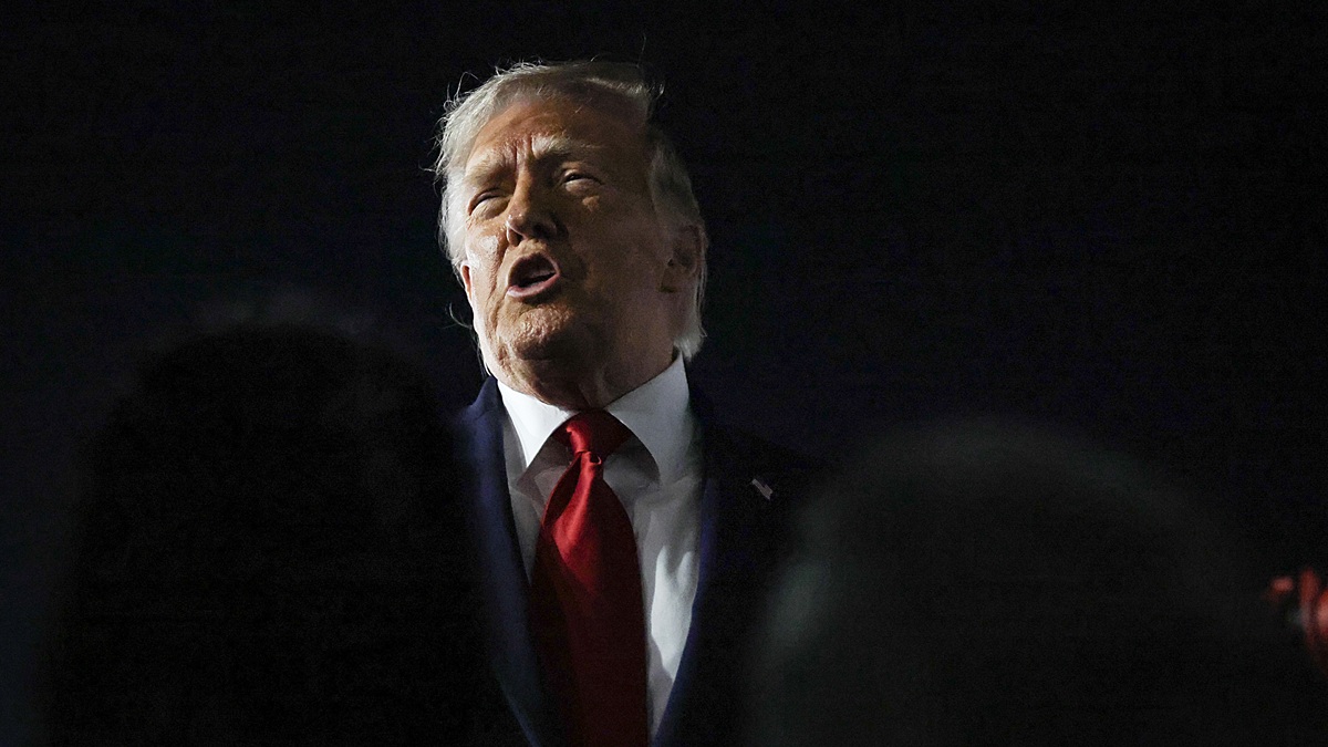 Трамп пригрозил Ирану еще более мощными ударами, если Тегеран не заключит сделку