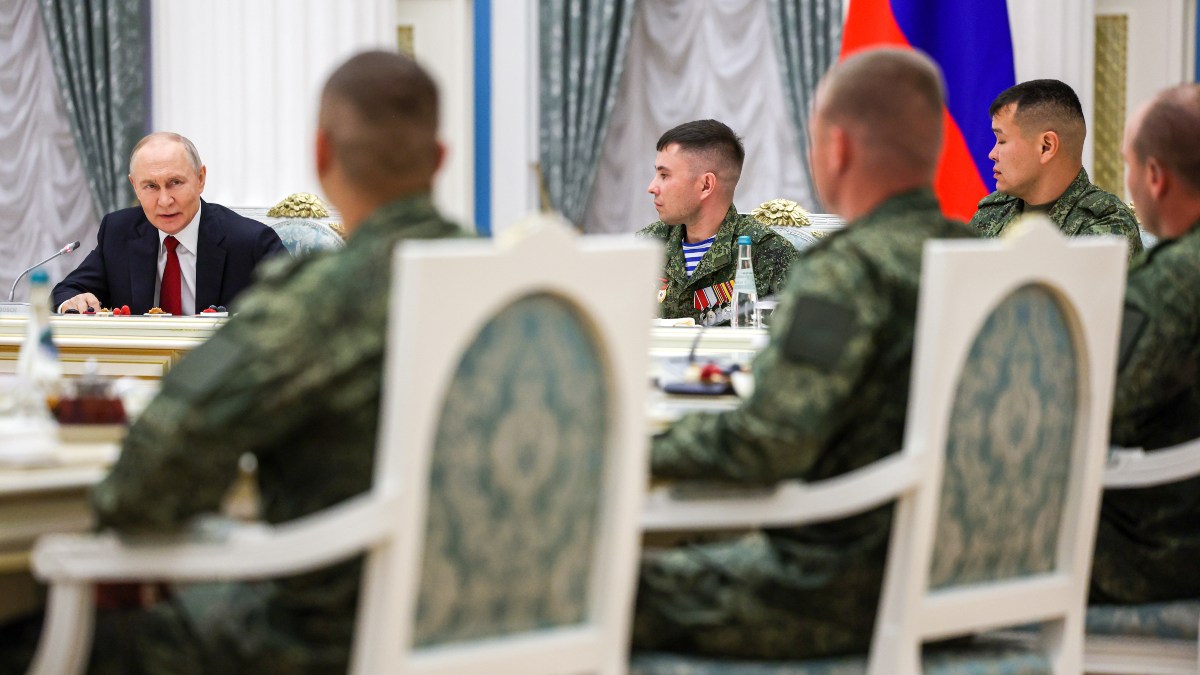 Путин сообщил, что группировка ВС РФ в зоне СВО превышает 700 тыс. человек